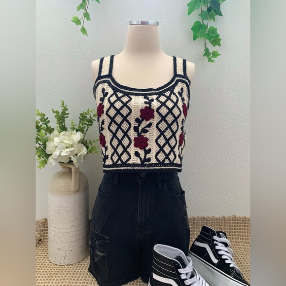 Festival Crochet Floral Crop Top - Picture 15 of 16
